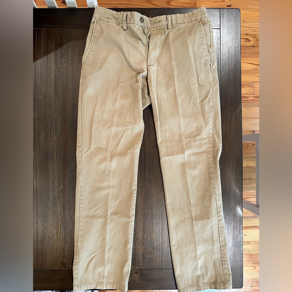 Old Navy Khakis size 31x32